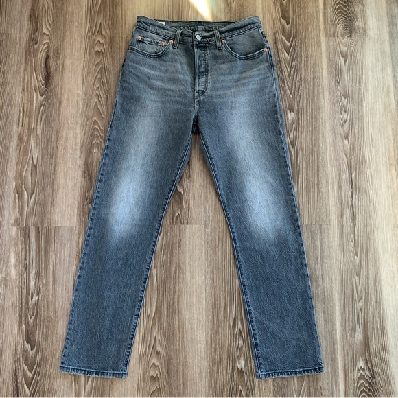 Men’s Levi’s 501 Classic Straight Leg Jean Charcoal Gray Size 29 x 30 - Picture 2 of 9